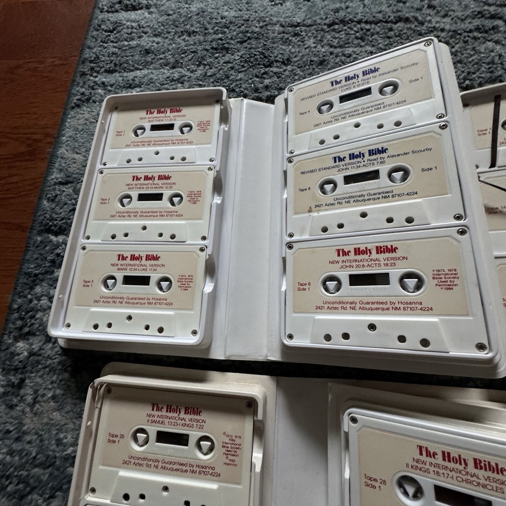 The Holy  Bible New International Version Old testament Tape 1-48 - Picture 3 of 8